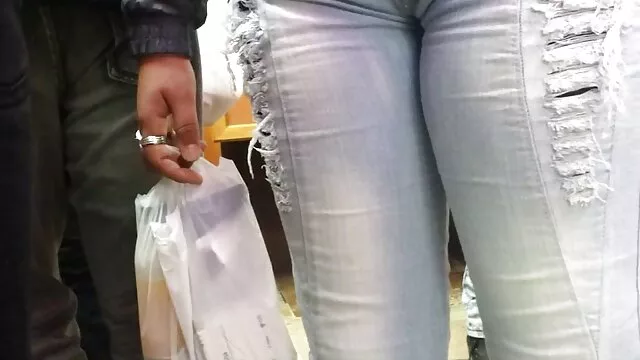 A milf Americana video porno melhores gozadas esfrega-lhe a rata em collants.