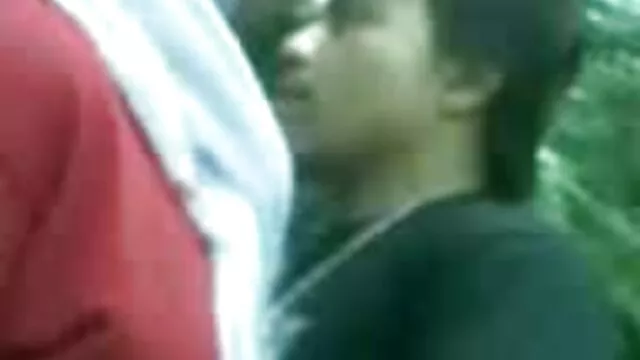A Karina aborrece-se com o melhor porno pra bater punheta marido e encontra uma pila preta.