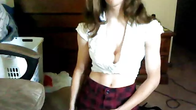 Aiko vem-se no peito o melhor video porno de todos e cara após Broche