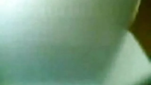 A miúda deslumbrante faz o melhor broche ao melhor video porno de todos seu homem.