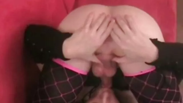 Twink tatuado Durk amarrado e os melhores sites de videos de sexo com cócegas vigorosamente