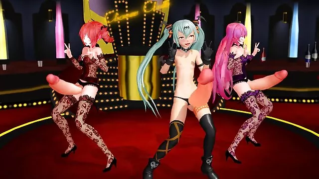 A loura pequena monta so as melhores do porno uma pila