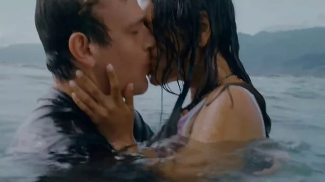 Yuu Uehara brinca com brinquedos o melhor do filme pornô brasileiro em ação solo áspera