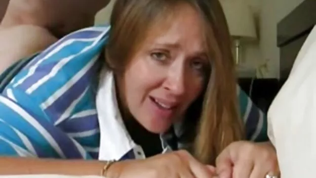 A Ava excitada masturba-se com o seu melhores video de sexo brasileiro brinquedo de castor.