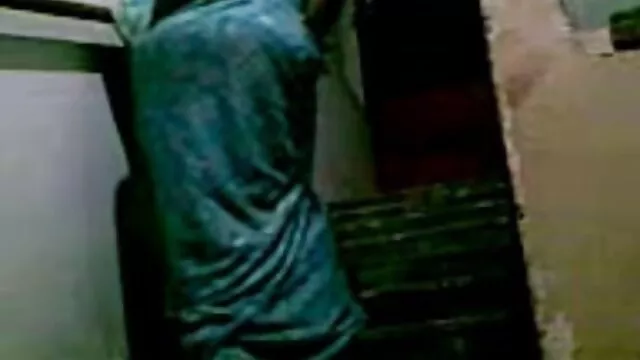 A miúda loira fodeu em gangbang com a BBC e enfiou-se em todos os melhores videos porno anal os buracos