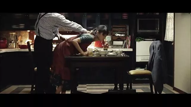 O Secretário perfeito melhor video porn seduz o velho para conseguir outro aumento.