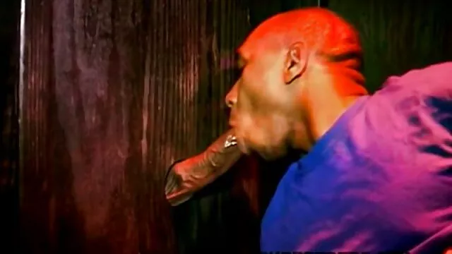 HD mijando e brincando com o grande vibrador melhores vídeos pornô da brasileirinha preto