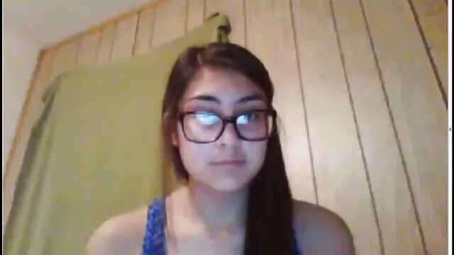 Sexo adolescente melhores sites de porno caseiro indefeso em cativeiro
