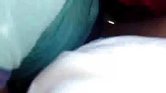 Bumblebee com o rabo grande fingindo depois de melhor site de video porno seduzir solo
