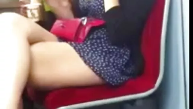 A pequena asiática engana o namorado em filme pornô grátis os melhores vídeo Amador.