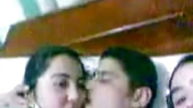 A pequena lésbica adora brincar com o melhores vídeos pornô da brasileirinha rabo