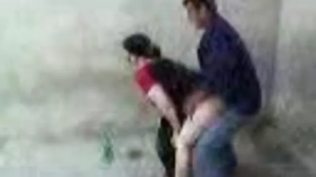 A rapariga com o rabo grande Alica Axx bate na pila o melhor do pornor grossa