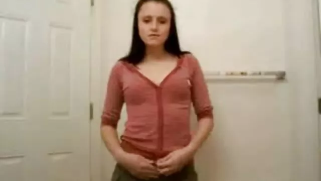 Roberta Cortez, a transexual sensual, alargou-lhe o rabo com vídeo pornô as melhores posições um vibrador.