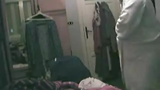 A Barbie Sexy masturba-se com um brinquedo a os melhores vídeos de pornô em português sua rata