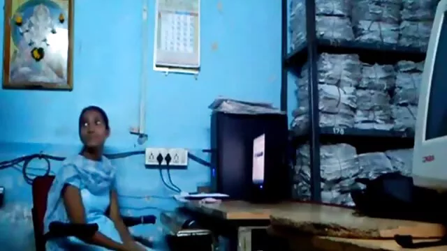 Diversão a três e esguichando com Babe Dafne quente video porno os melhor
